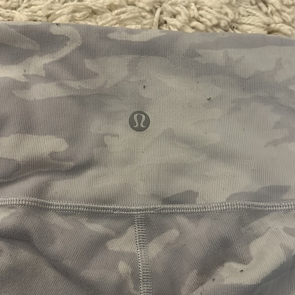 LULU LEGINGS - Picture 2 of 2